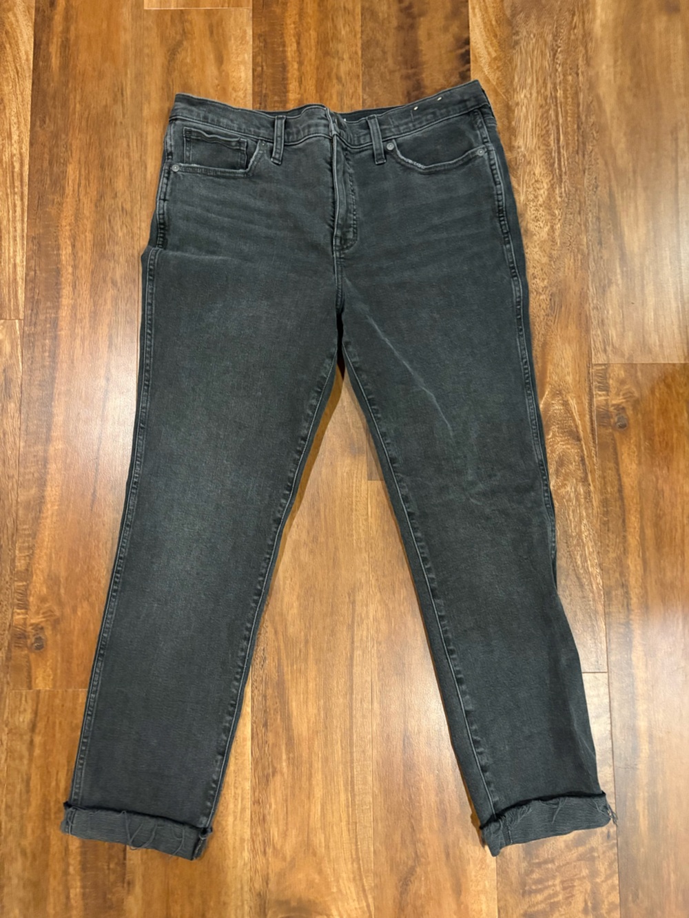 Madewell Women’s stovepipe distressed black jeans, size 31